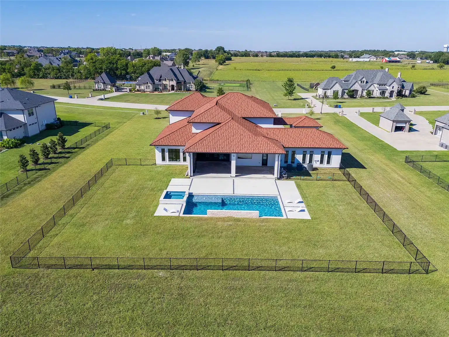 Why Is Choosing the Right Luxury Custom Home Builder DFW the Secret to Your Dream Home?